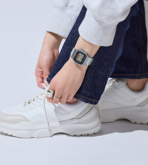 Watches Casio ABL-100WE-1AEF with pedometer and Bluetooth
